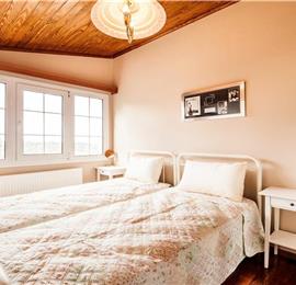 8 Bedroom villa with pool & seaview, near Acharavi, sleeps 16-18